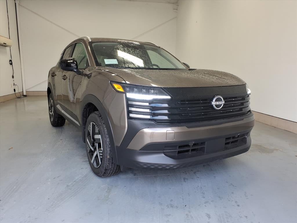 2026 Nissan Kicks SV in Canyon Bronze Metallic Cbf — front three-quarter view