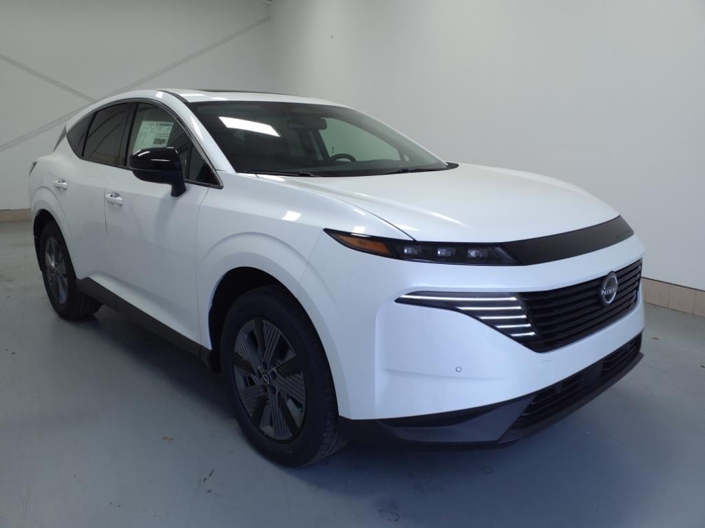 2025 Nissan Murano SL in Everest White P — front three-quarter view