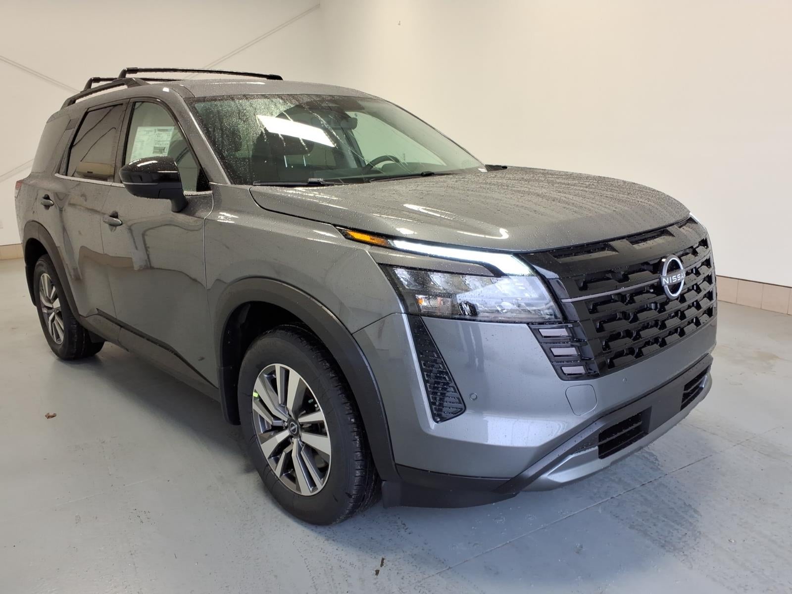 2026 Nissan Pathfinder SL in Gun Metallic Kad — front three-quarter view