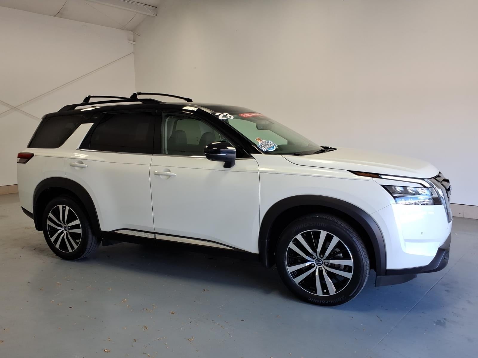 2023 Nissan Pathfinder — side profile view